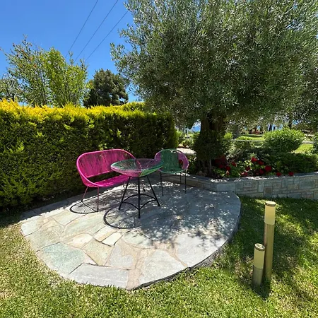 Spacious Seaside Maisonette, Trikorfo Beach, Gerakini, Chalkidiki