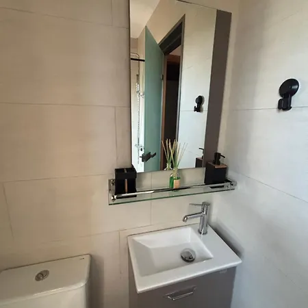 Spacious Seaside Maisonette, Trikorfo Beach, Gerakini, Chalkidiki Holiday home
