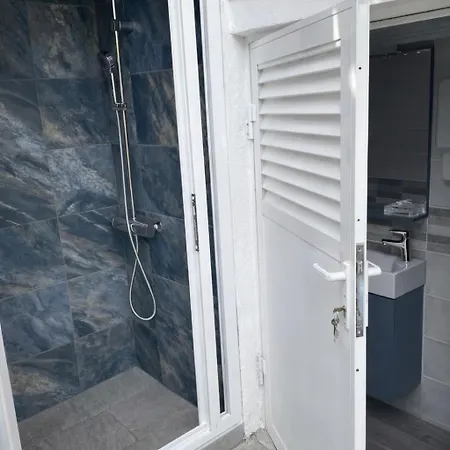 Spacious Seaside Maisonette, Trikorfo Beach, Gerakini, Chalkidiki *