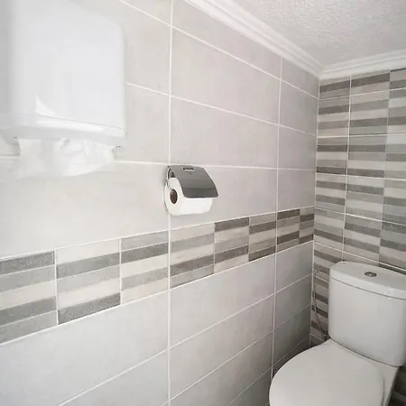 Spacious Seaside Maisonette, Trikorfo Beach, Gerakini, Chalkidiki Holiday home